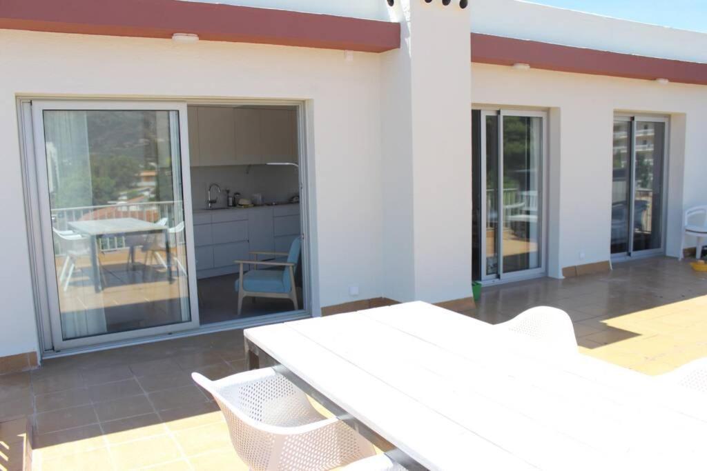 Beautiful Loft, Huge Sunny Terrace, View Over The Beach And Sea Росес Екстер'єр фото