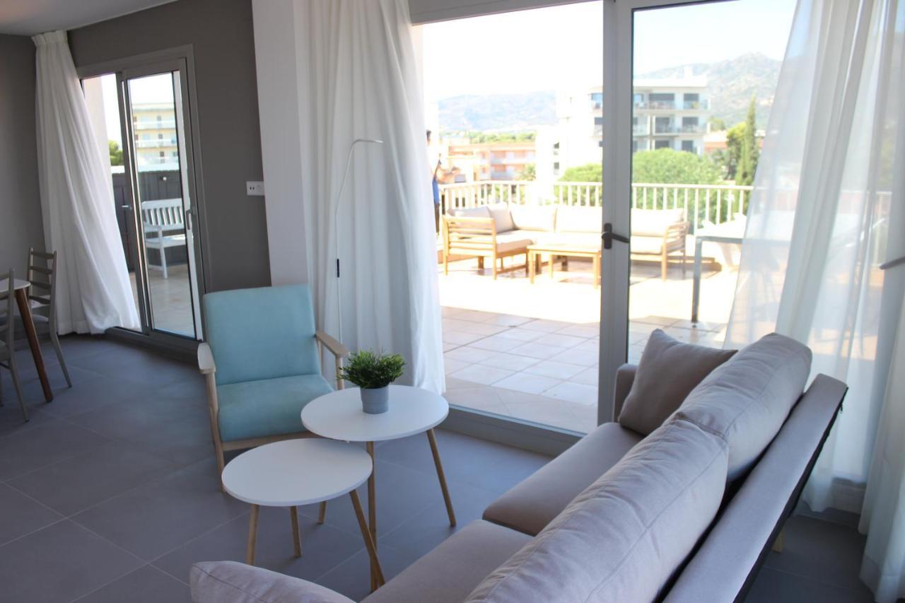 Beautiful Loft, Huge Sunny Terrace, View Over The Beach And Sea Росес Екстер'єр фото