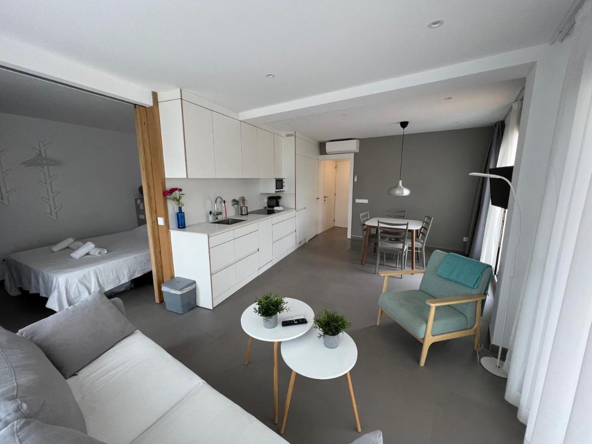 Beautiful Loft, Huge Sunny Terrace, View Over The Beach And Sea Росес Екстер'єр фото