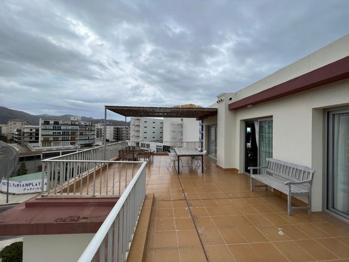 Beautiful Loft, Huge Sunny Terrace, View Over The Beach And Sea Росес Екстер'єр фото